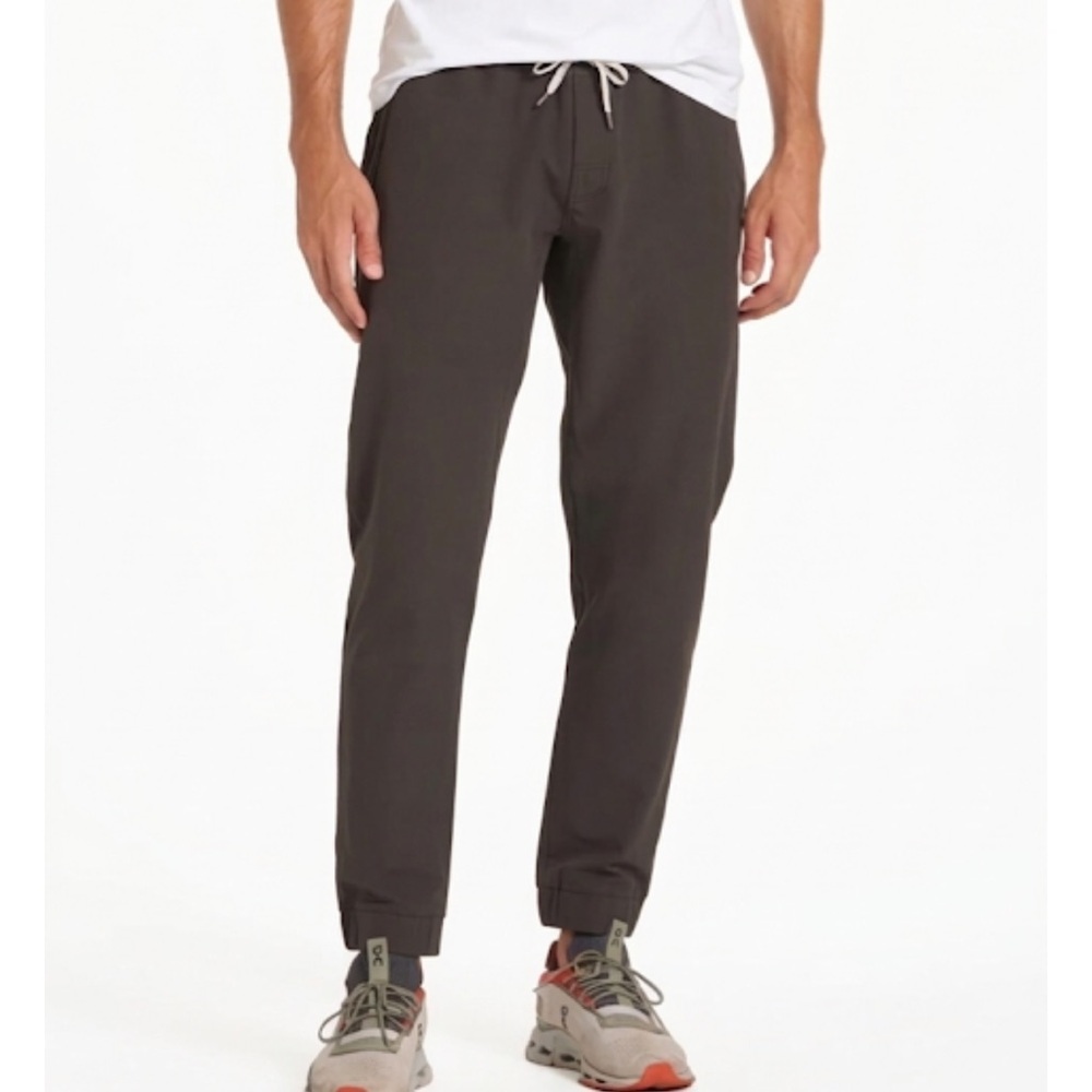 Vuori “Transit Jogger” In Dark Oregano Men’s Size Medium Like New Condition!